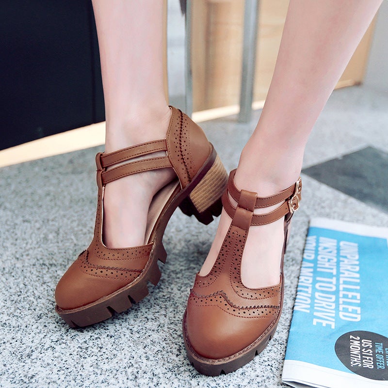 Supply Fashion High Heeled Square Heeled 40-43 Round Toe Burned Flower Side Empty T-Buckle Sandals For Women - Image 4
