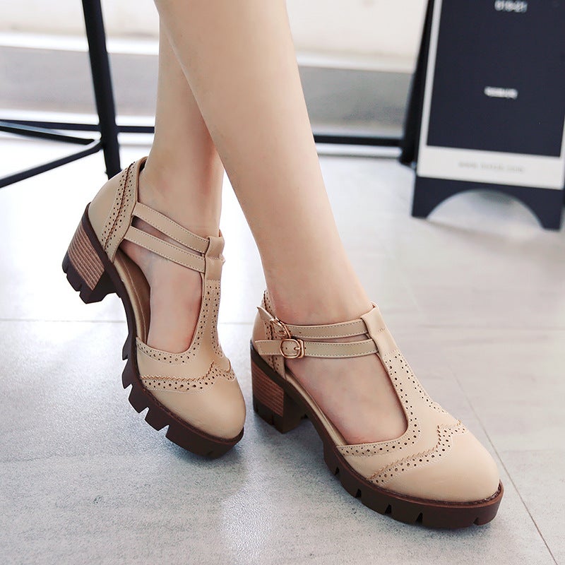Supply Fashion High Heeled Square Heeled 40-43 Round Toe Burned Flower Side Empty T-Buckle Sandals For Women - Image 5