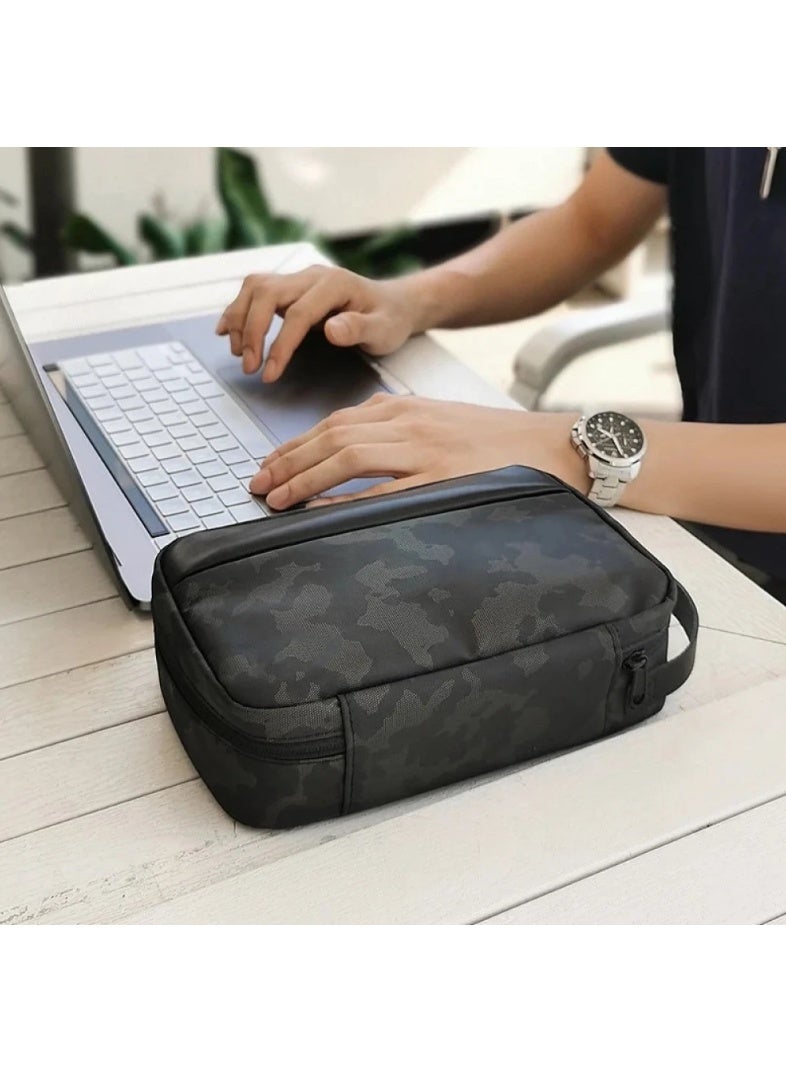 باس تيك حقيبة تنظيم قماشية بنقشة التمويه | شنطة تخزين محمولة للسفر للإكسسوارات والإلكترونيات | متينة بسحاب - Image 3
