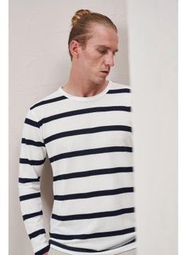 Tena Men's White Crew Neck Horizontal Striped Waffle Sweatshirt  - Image 4