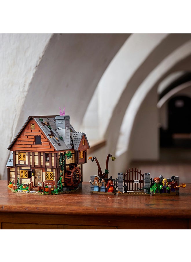 LEGO Ideas Disney Hocus Pocus: The Sanderson Sisters' Cottage 21341 Collectible Building Set; Nostalgic Halloween Gift Idea For Adults And Fantasy-Comedy Lovers; Brick-Built Film Memorabilia (2,316 Pieces)  - Image 4
