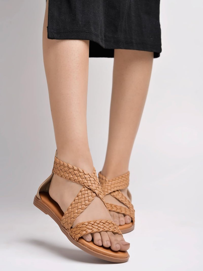 Shoetopia صنادل شوتوبيا النسائية المسطحة المزينة – صنادل صيفية مريحة وعصرية مع إغلاق بسحاب خلفي - Image 1