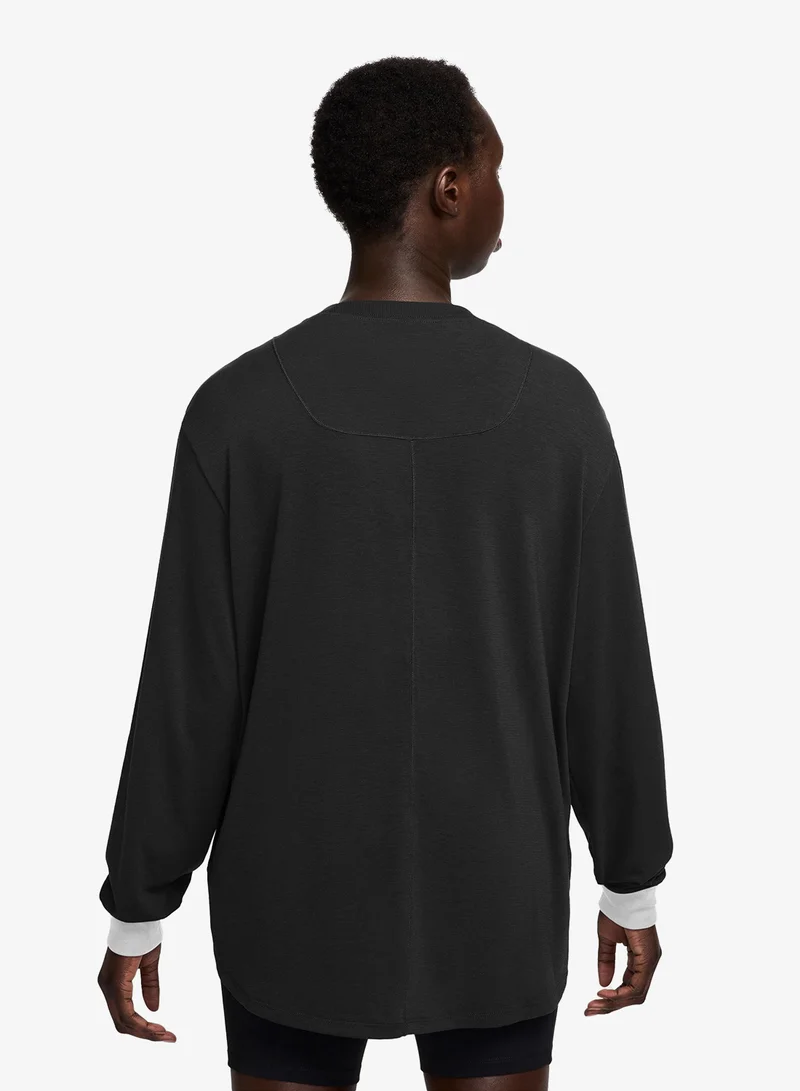 نايكي تيشيرت كلاسيكي بتقنية دراي فيت ون