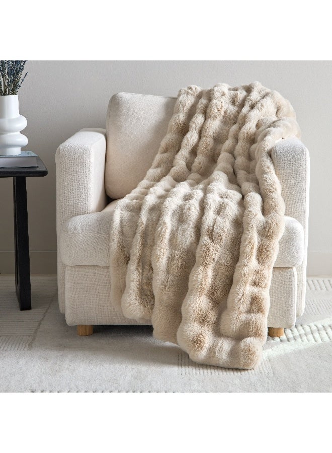 Home Box Ness 2-Sided Brushed Bubble Faux Fur Throw 130 x 170 cm - Image 4