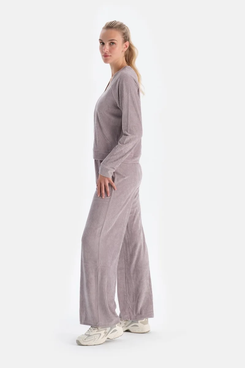 داجي Light Lilac Velvet Trousers