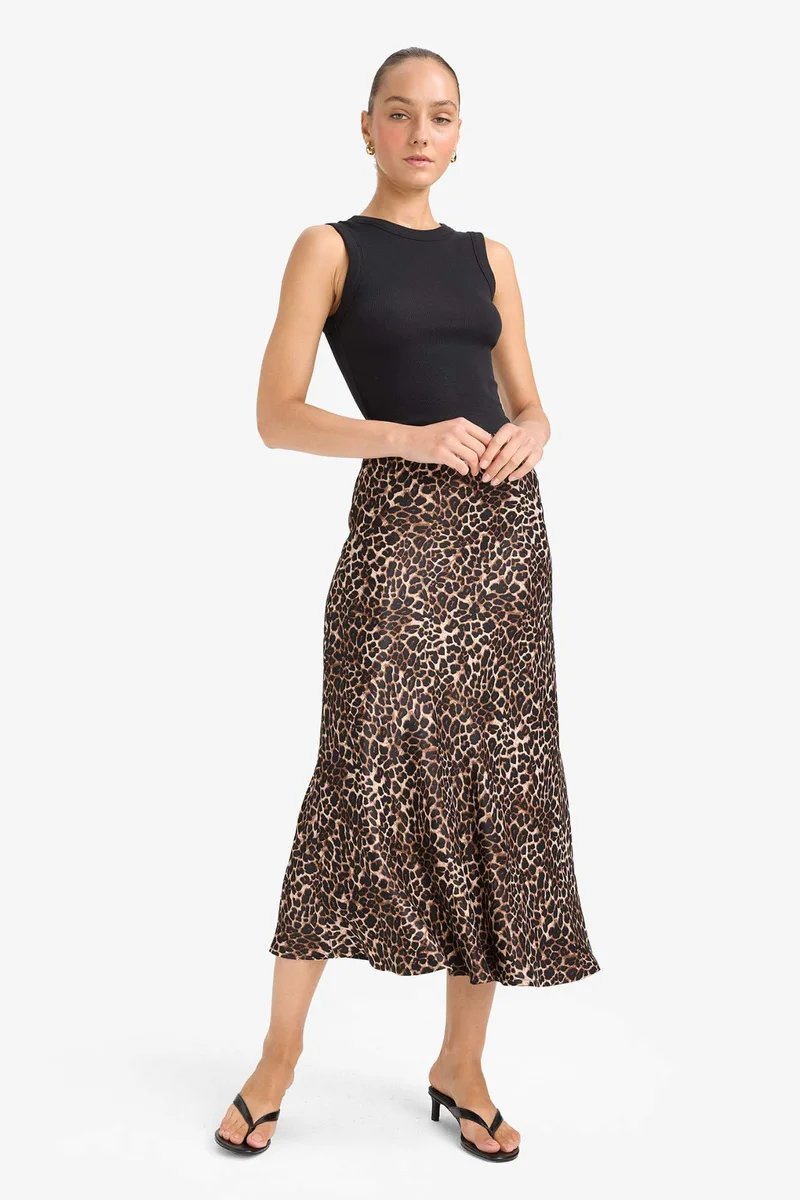 ديفاكتو A Cut Satin Normal Waist Maxi Skirt