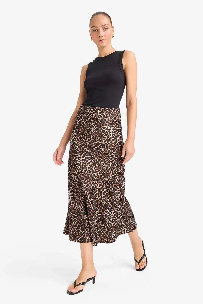 ديفاكتو A Cut Satin Normal Waist Maxi Skirt