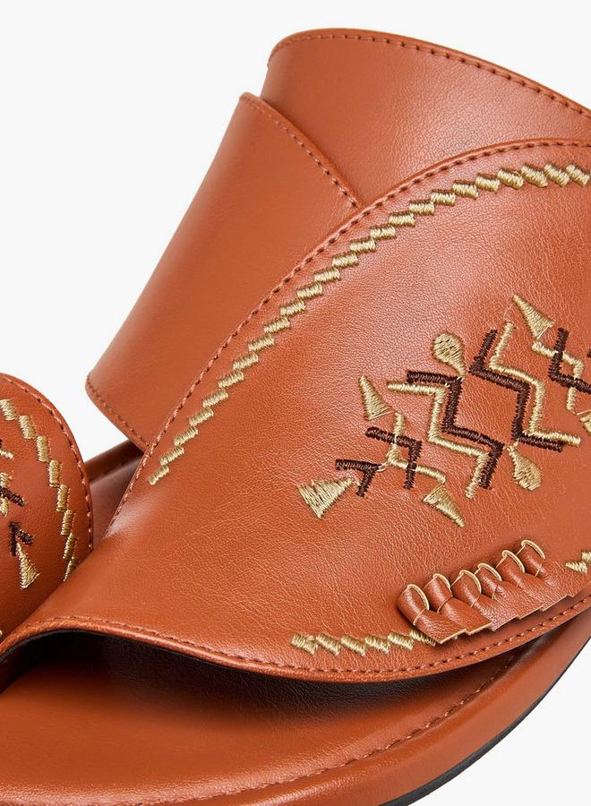 الواحة صنادل عربية مطرزة سهلة الارتداء - Image 4