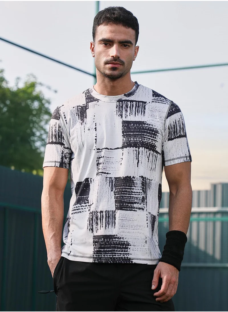 Campus Sutra Campus Sutra Men's Charcoal Black & Cream White Contrast-Fade Activewear T-Shirt For Casual Wear | Crew Neck | Short Sleeves | Jersey T-Shirt Crafted With Comfort Fit For Everyday Wear