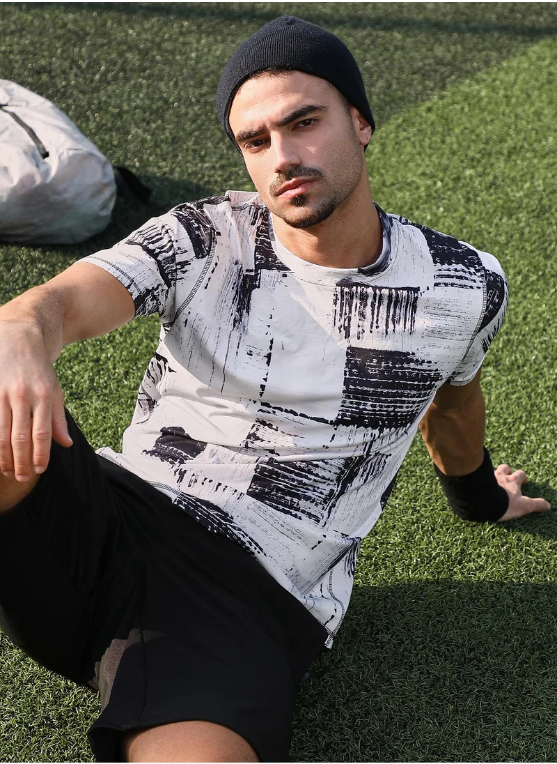 Campus Sutra Campus Sutra Men's Charcoal Black & Cream White Contrast-Fade Activewear T-Shirt For Casual Wear | Crew Neck | Short Sleeves | Jersey T-Shirt Crafted With Comfort Fit For Everyday Wear