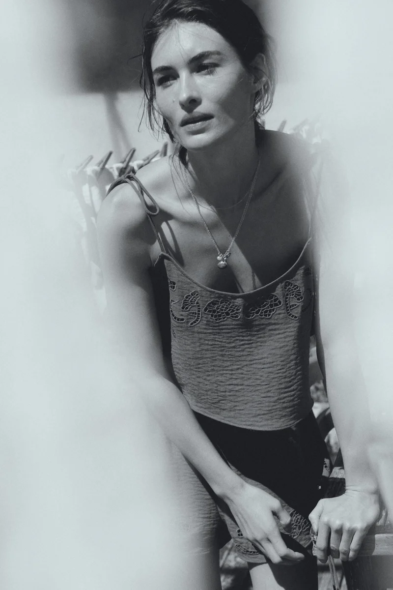 اتش اند ام بلوزة قصيرة للشاطئ