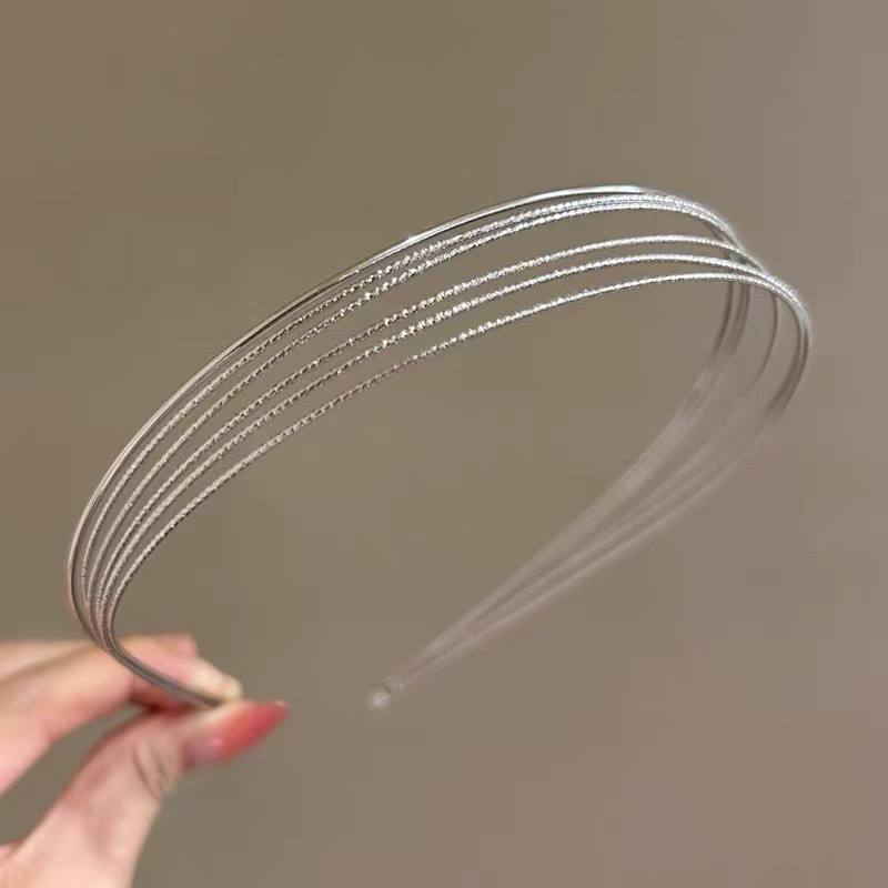 طوق رأس معدن فضي شكل فراشة - Image 2