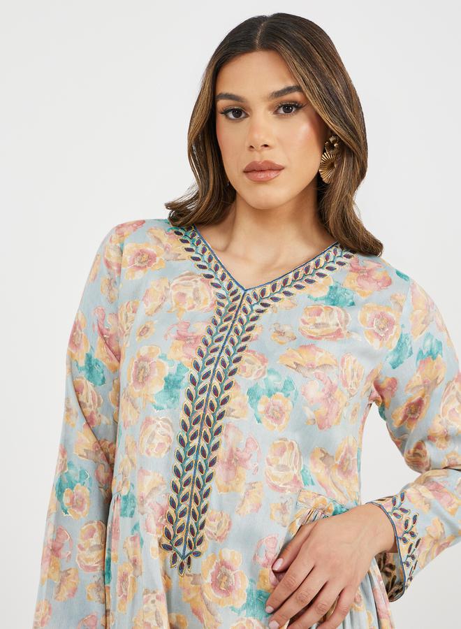 ستايلي جلابية مطرزة بياقة على شكل حرف  وتفاصيل جانبية مجمعة - Image 5