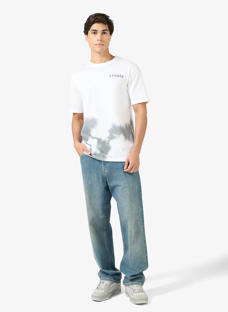 سفنتي فايف تيشيرت بطبعة جرافيك بقصة عادية - Image 4