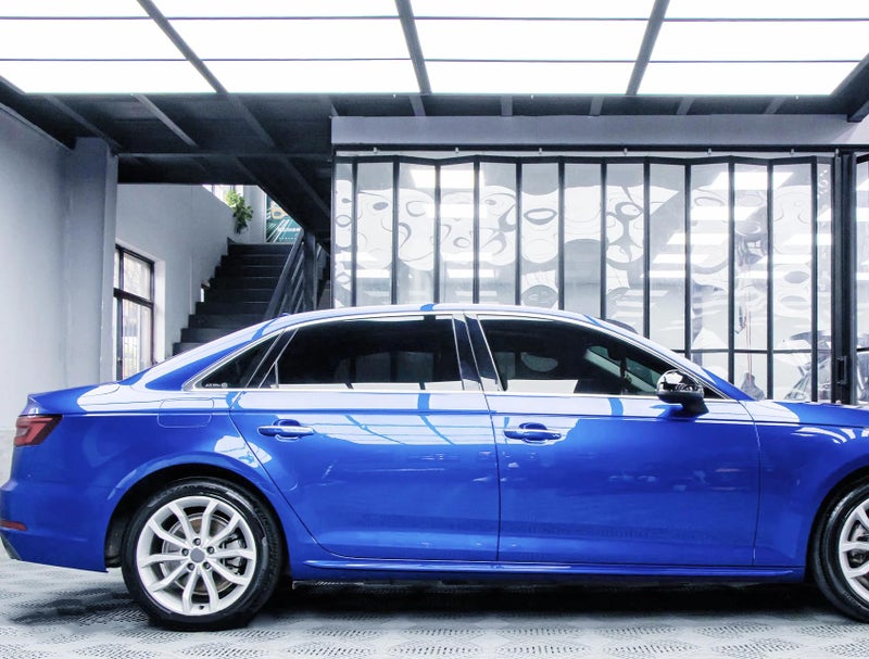 LZLRUN لفافة ملصق سيارة من الفينيل اللامع الأزرق LZLRUN مع مجموعة أدوات التركيب (1 قدم × 5 أقدام) - Image 5