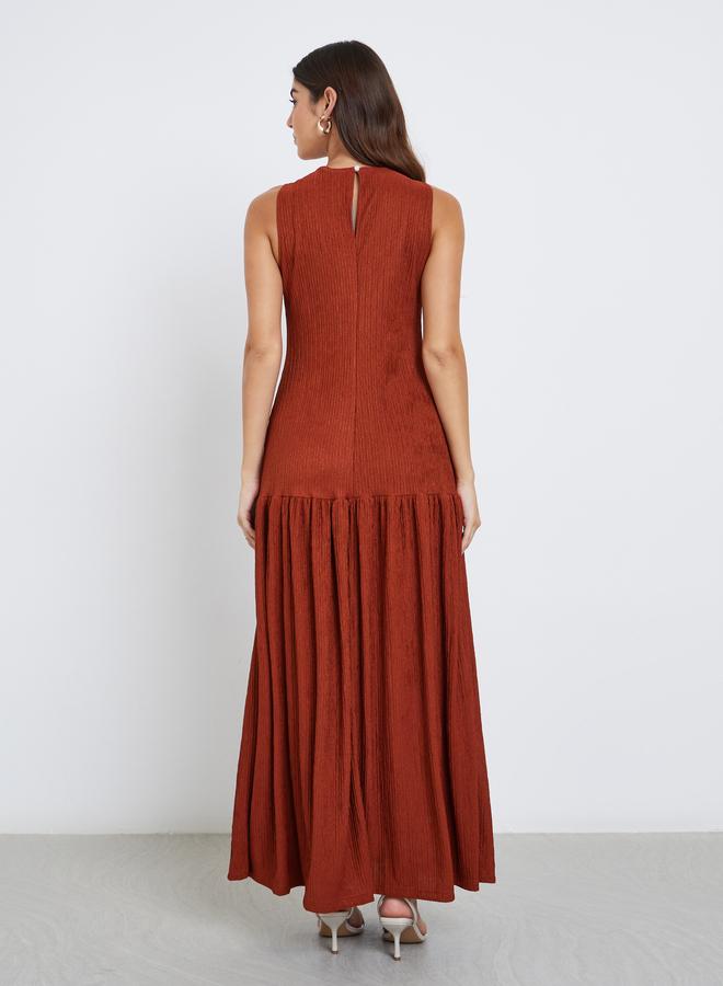 Styli Rust Pleated Hem Sleeveless Maxi Dress - Image 4