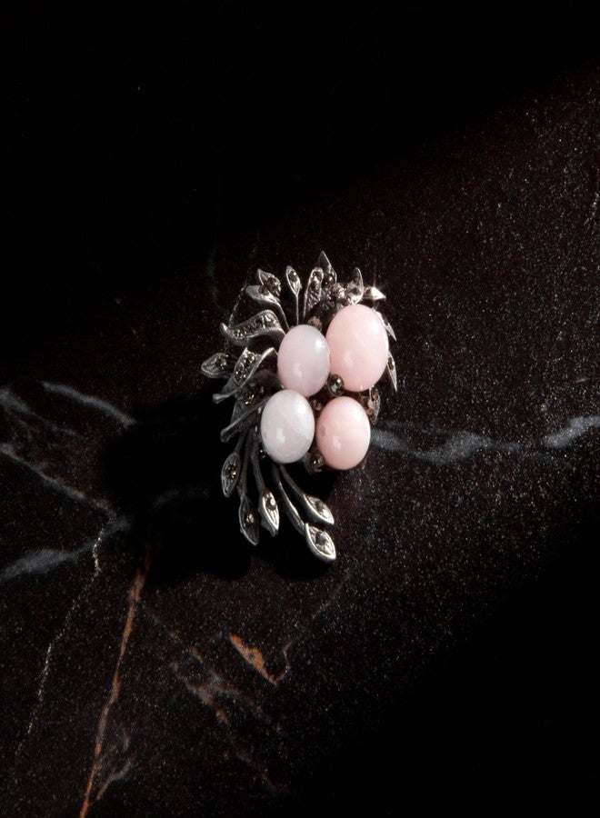 Wynameleri Lapel Pins Brooch Grey Vintage Flower Bouquet Design with Rhinestones and Pink Pearls in Gift Box - Image 4