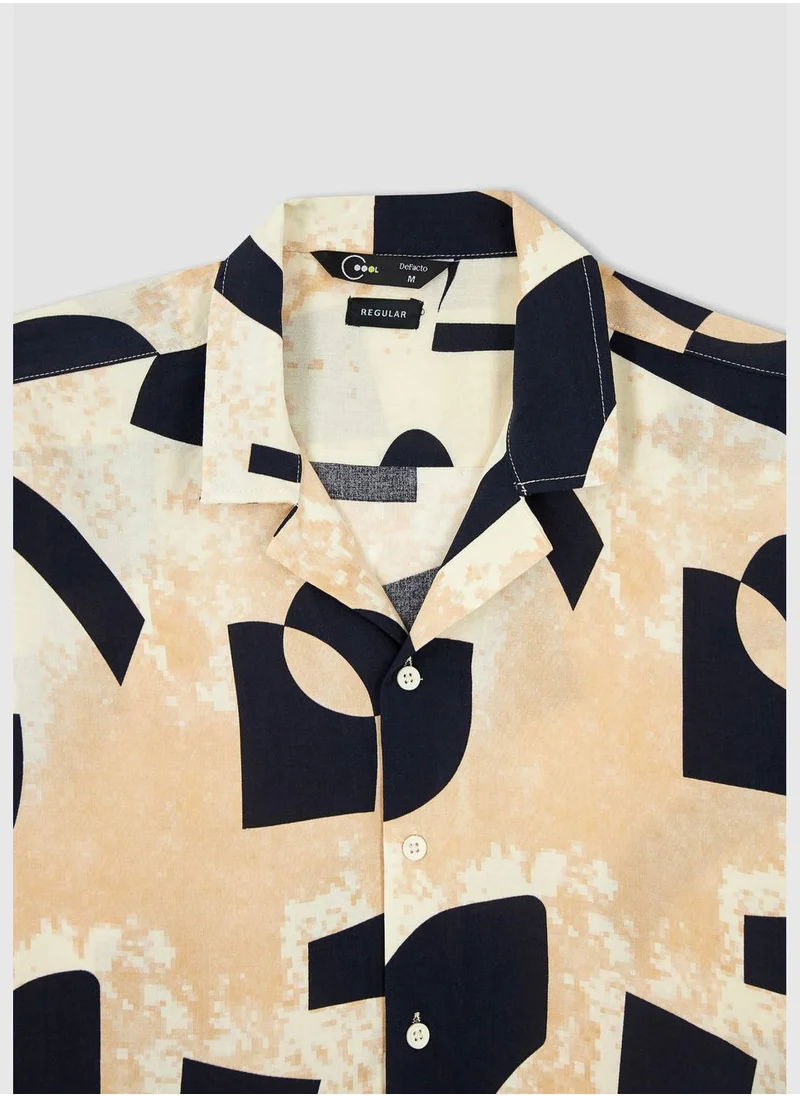 ديفاكتو Regular Fit Short Sleeve Geometric Print Poplin Shirt