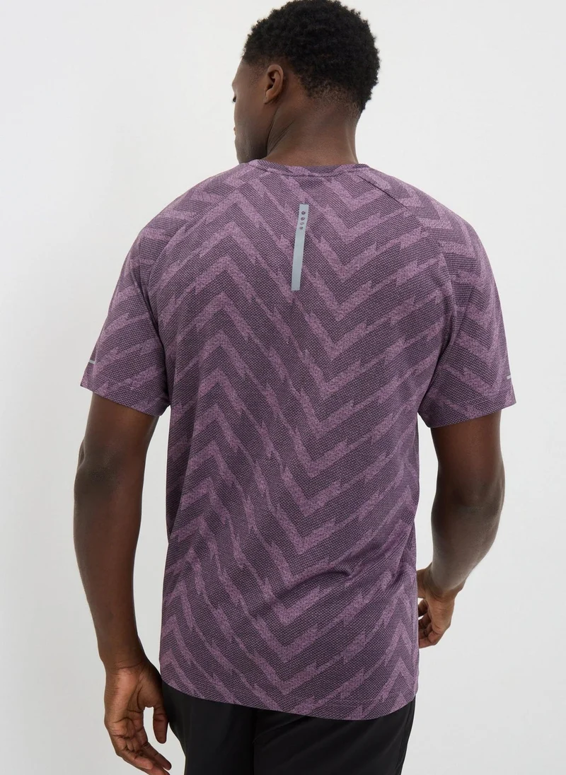 Matalan Souluxe Burgundy Jacquard Chevron T-Shirt