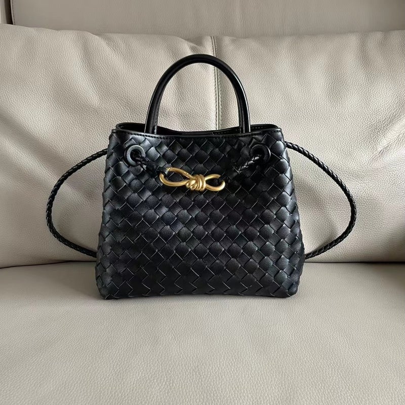 Niche Metal Rope Buckle Woven Tote Bag Genuine Leather Shoulder Handbag Womens Large Capacity Retro Old Money Tote Black 