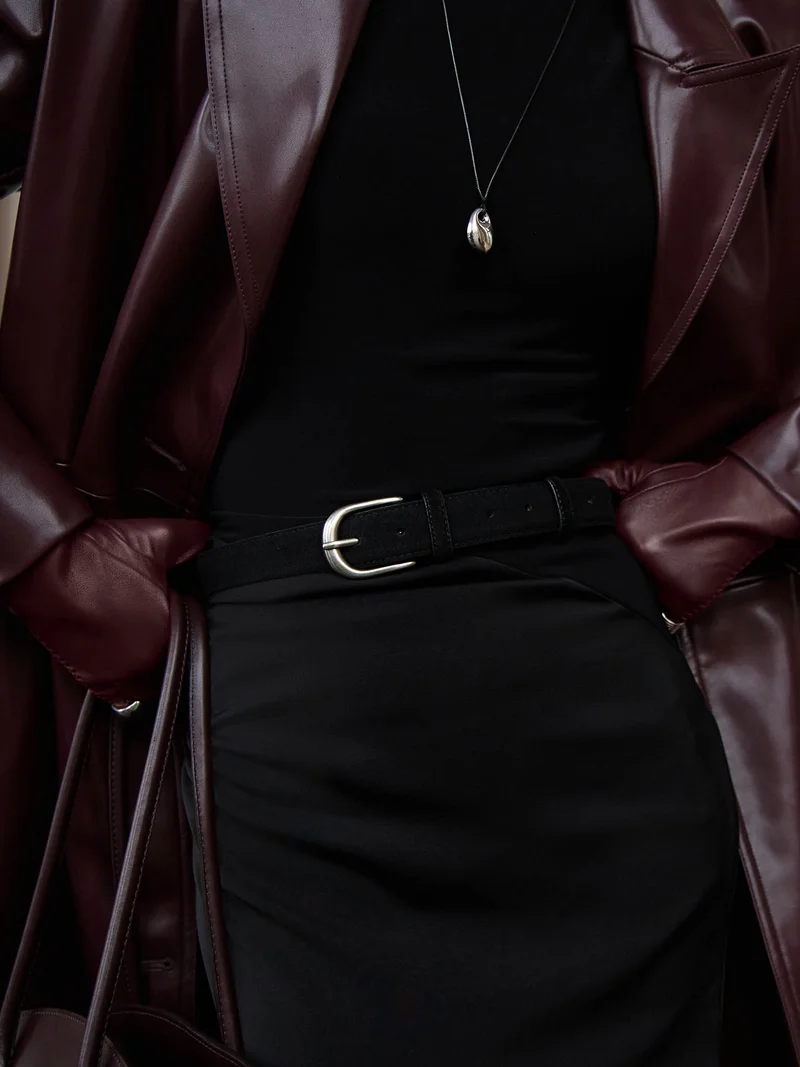 ليتشي Suede belt with oval buckle