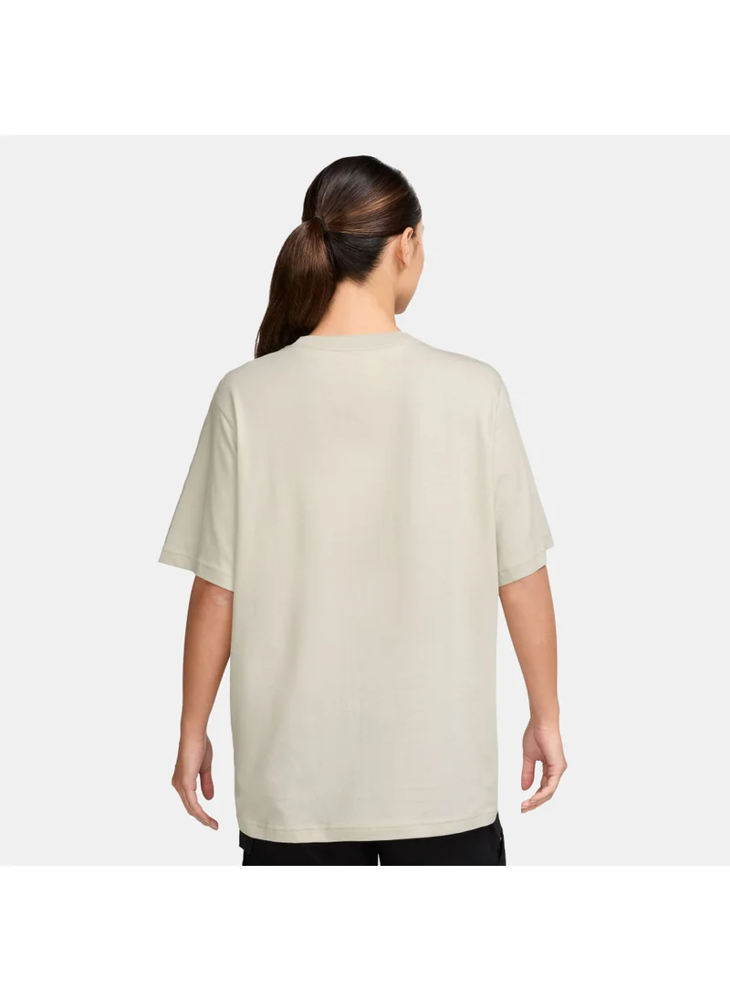 Nike Women's Sportswear Essential T-Shirt