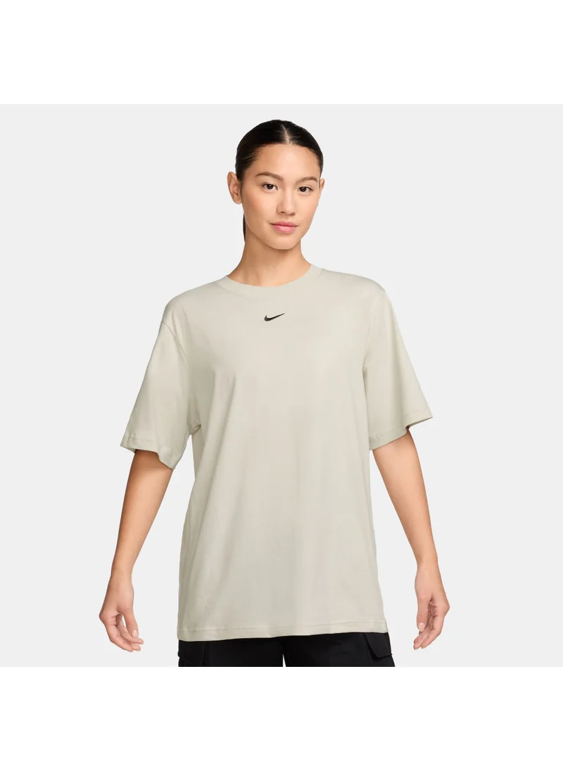 Nike Women's Sportswear Essential T-Shirt