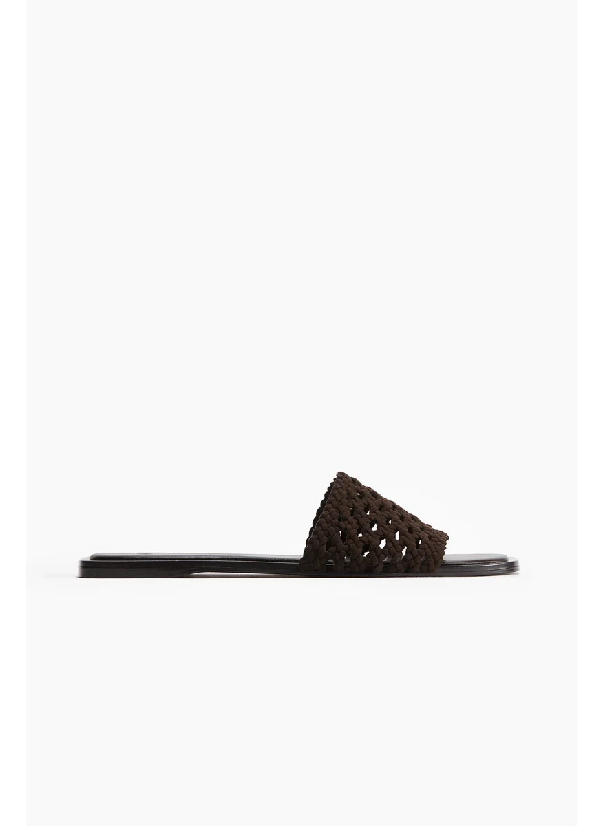 اتش اند ام Braided Sandals