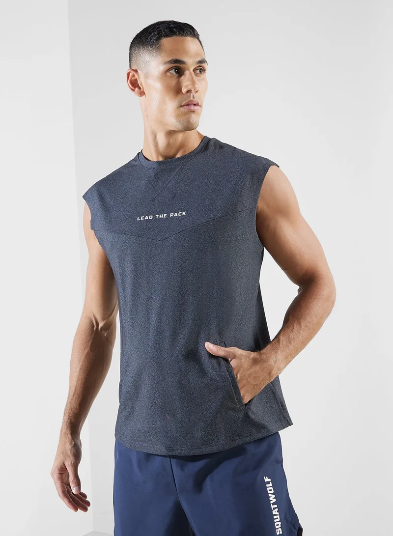 سكوات وولف تيشيرت بشعار مميز