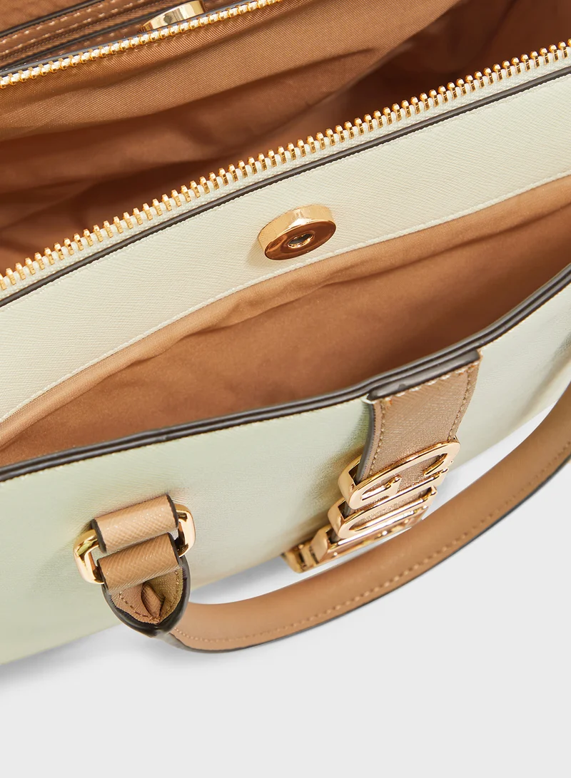 جس Garrick Satchel