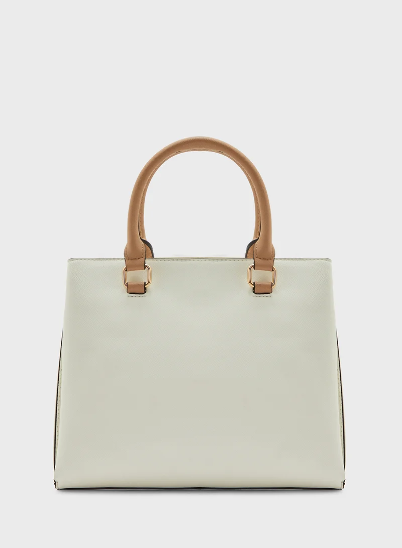 جس Garrick Satchel
