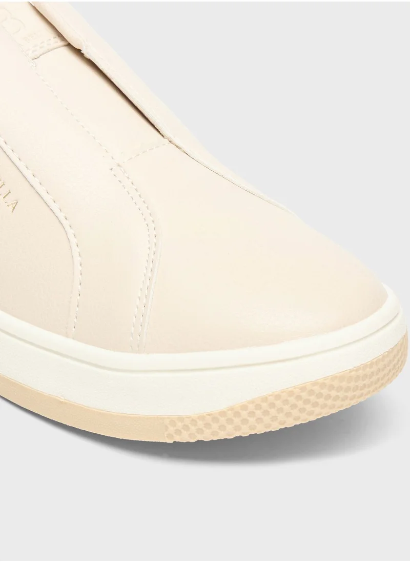 شو اكسبرس Lace Up Low Top Sneakers