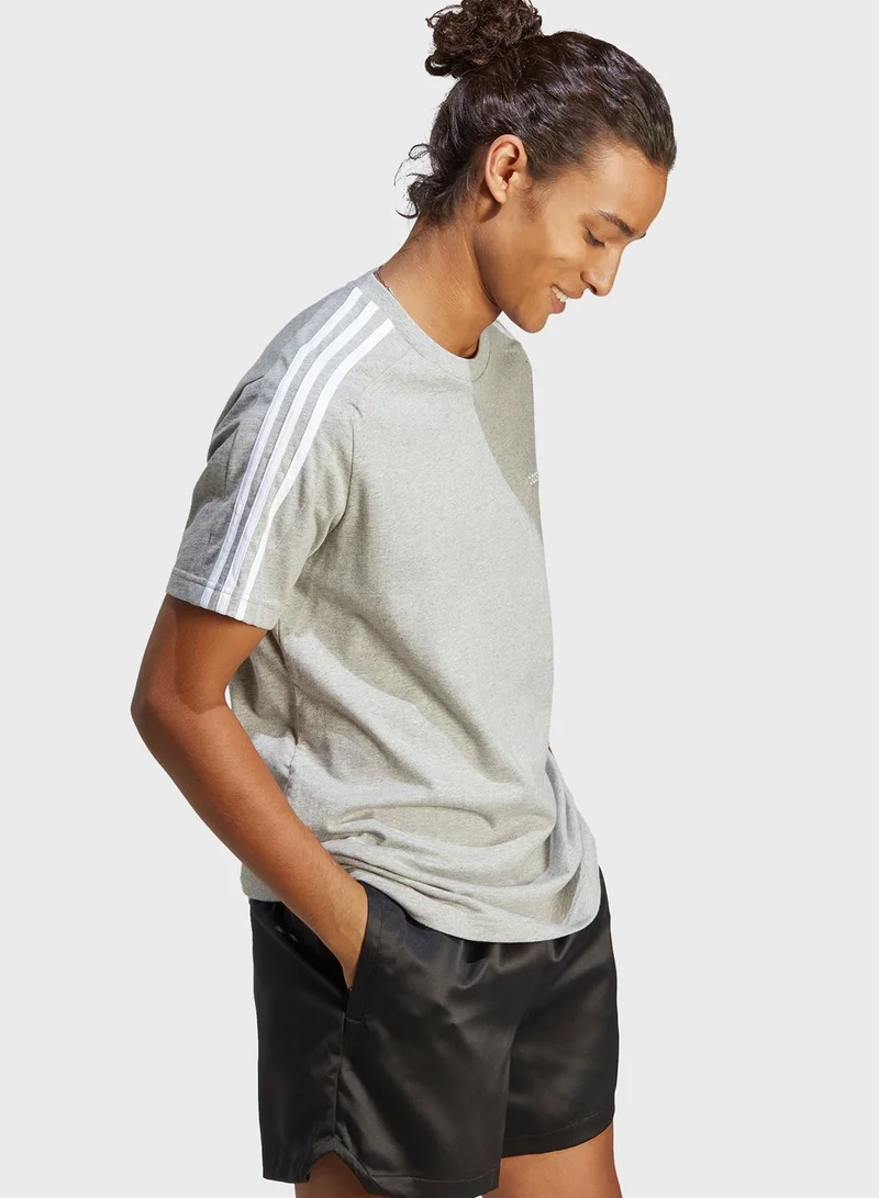 adidas تيشيرت جيرسي بخطوط الماركة الثلاث