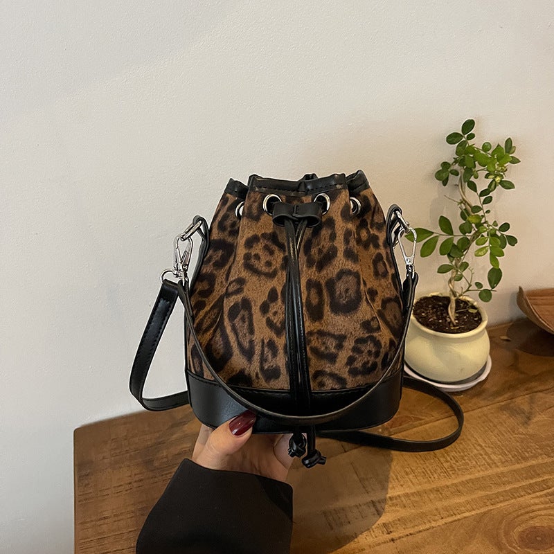 This Year'S Popular Drawstring Leopard Bag Women'S Retro All-Match Messenger Bag Casual Portable Bucket Bag - Image 2
