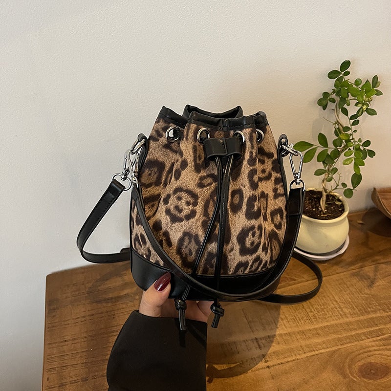 This Year'S Popular Drawstring Leopard Bag Women'S Retro All-Match Messenger Bag Casual Portable Bucket Bag - Image 1