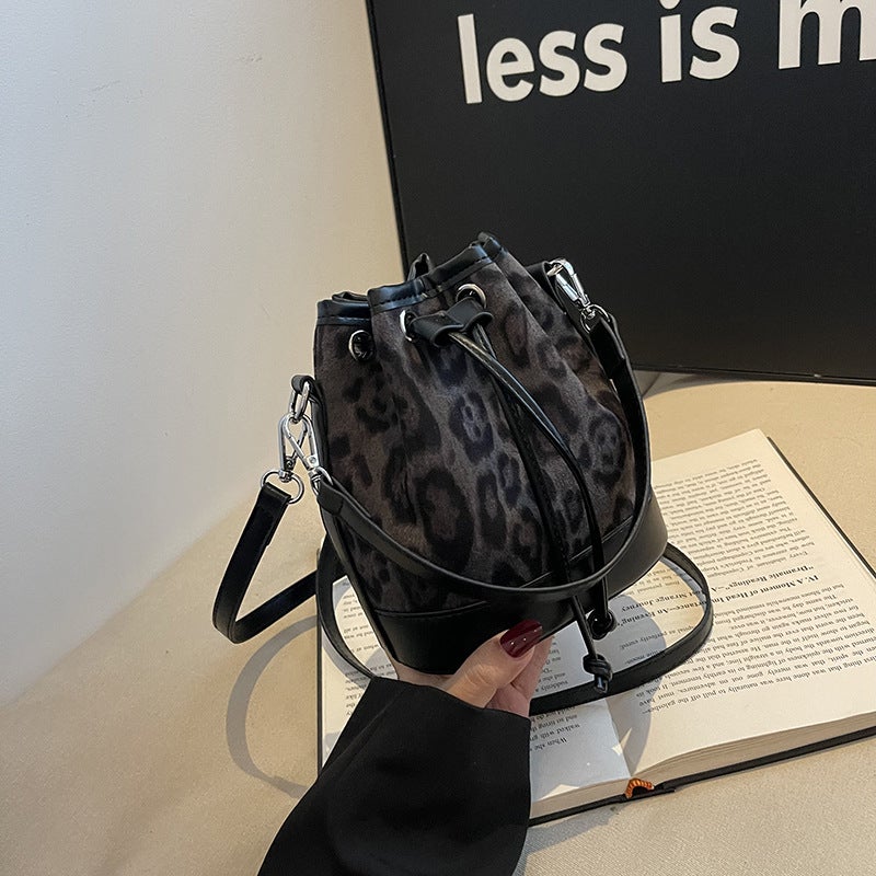 This Year'S Popular Drawstring Leopard Bag Women'S Retro All-Match Messenger Bag Casual Portable Bucket Bag - Image 5