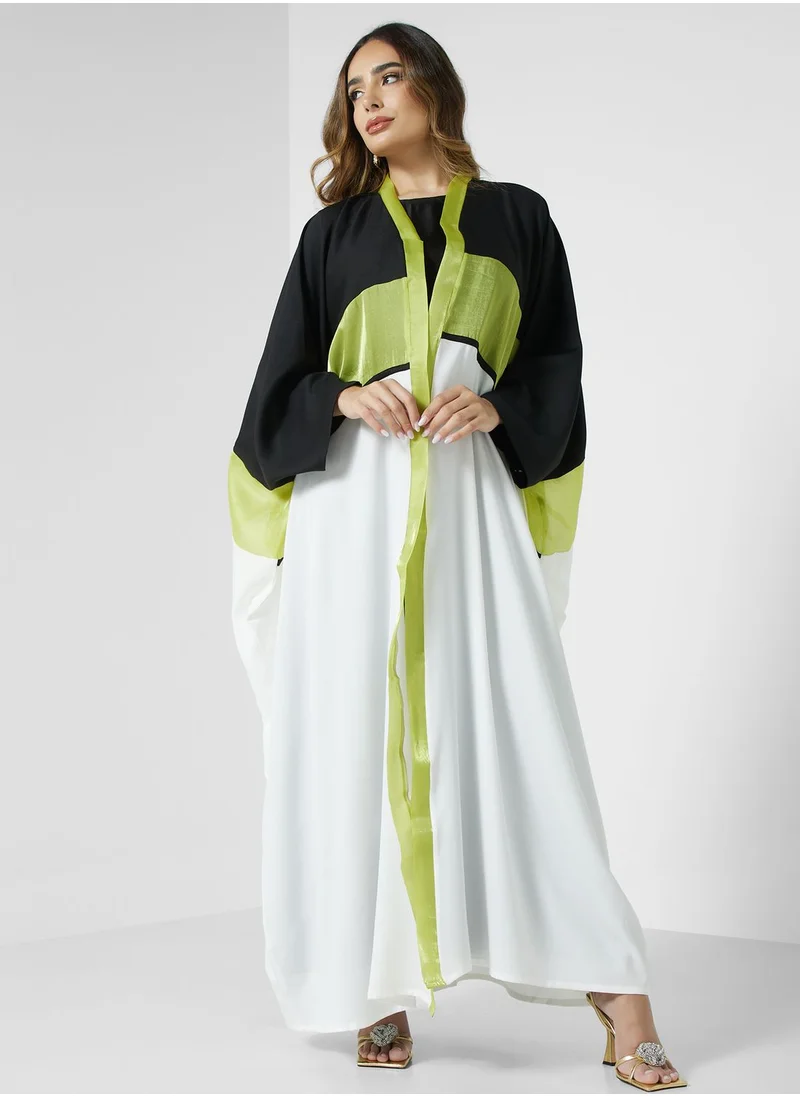Khizana Colorblock Detail Abaya With Sheila