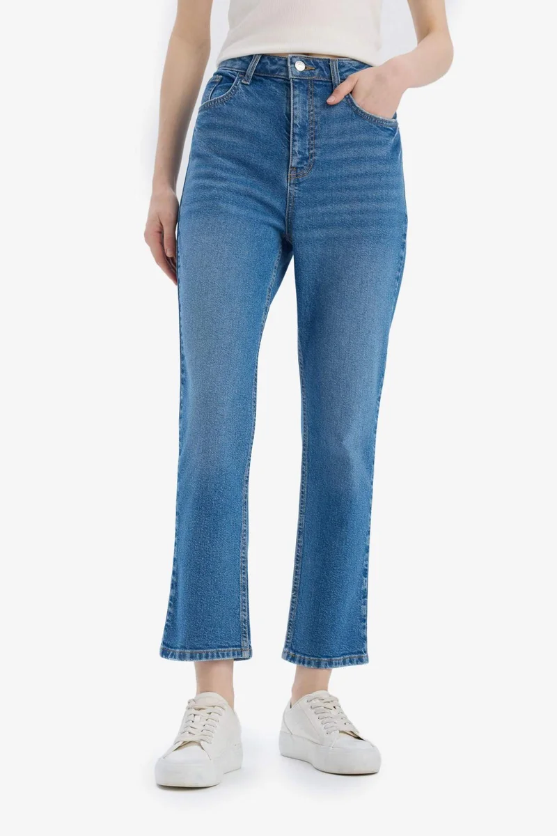 ديفاكتو Mary Vintage Straight Fit High Waist Jeans
