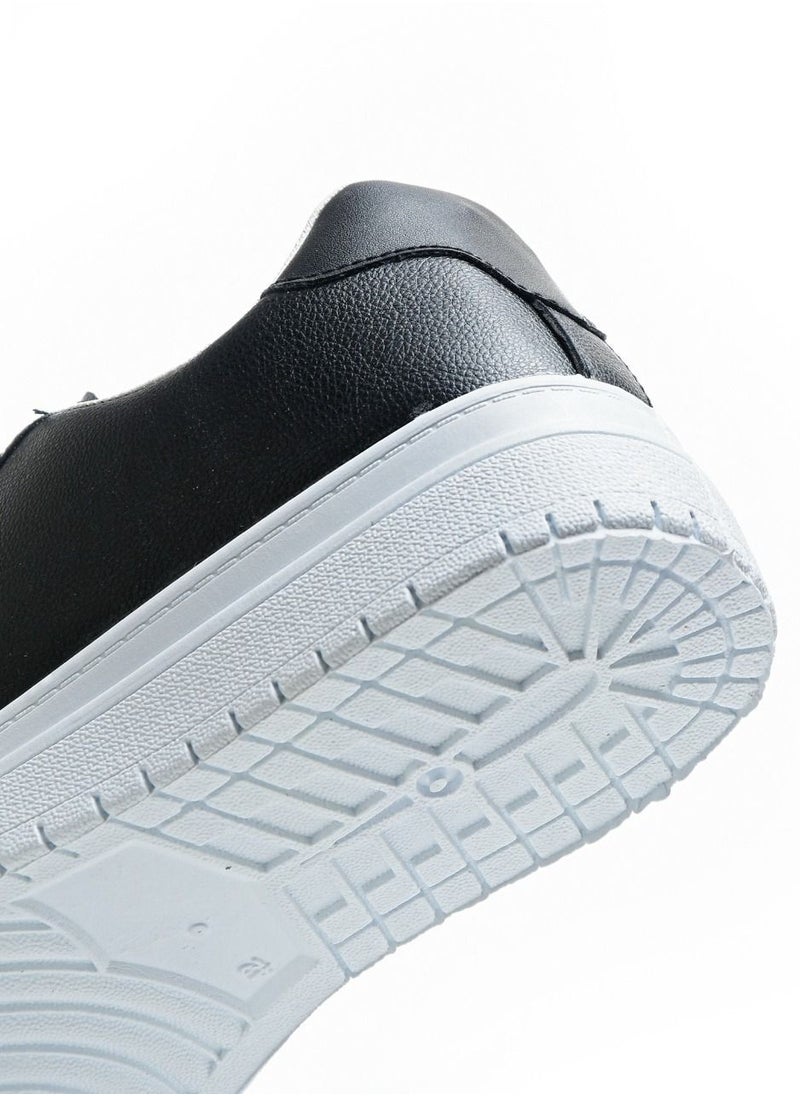 Desert - Minimalist Lace Up Flat Sneakers Black - Image 1