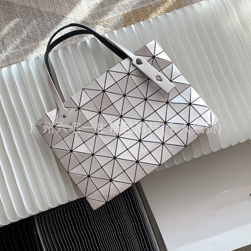 Japan New Limited 7*10 Rock Bag Fashion Commuter Shoulder Tote Bag Geometric Rhombus Lifetime Bag - Image 5