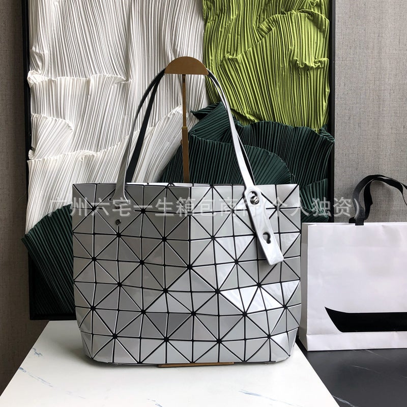 Japan New Limited 7*10 Rock Bag Fashion Commuter Shoulder Tote Bag Geometric Rhombus Lifetime Bag - Image 4
