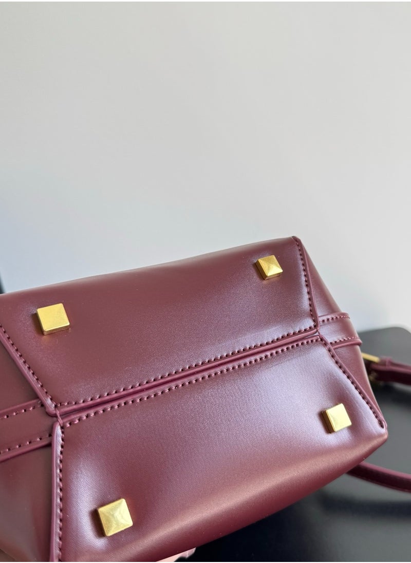 Le 37 YSL Bucket Bag in Smooth Leather