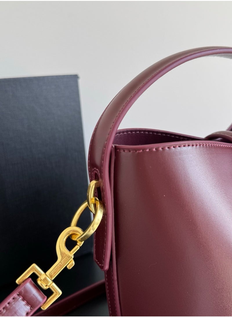 Le 37 YSL Bucket Bag in Smooth Leather