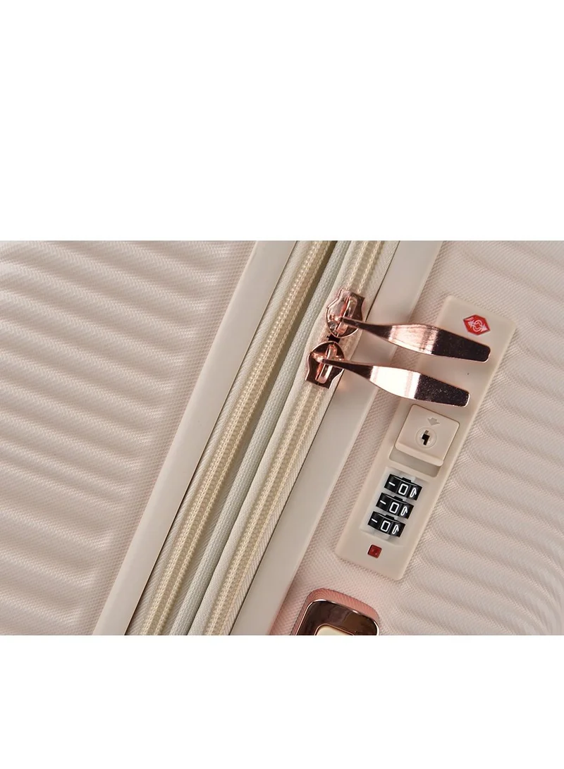 تراك طقم حقائب سفر 4 قطع صلبة  ماركة تراك - مقاس 28/24/20/14 بوصه - سهلة النقل تتمتع بلون لامع انيق،4 عجلات دوارة.