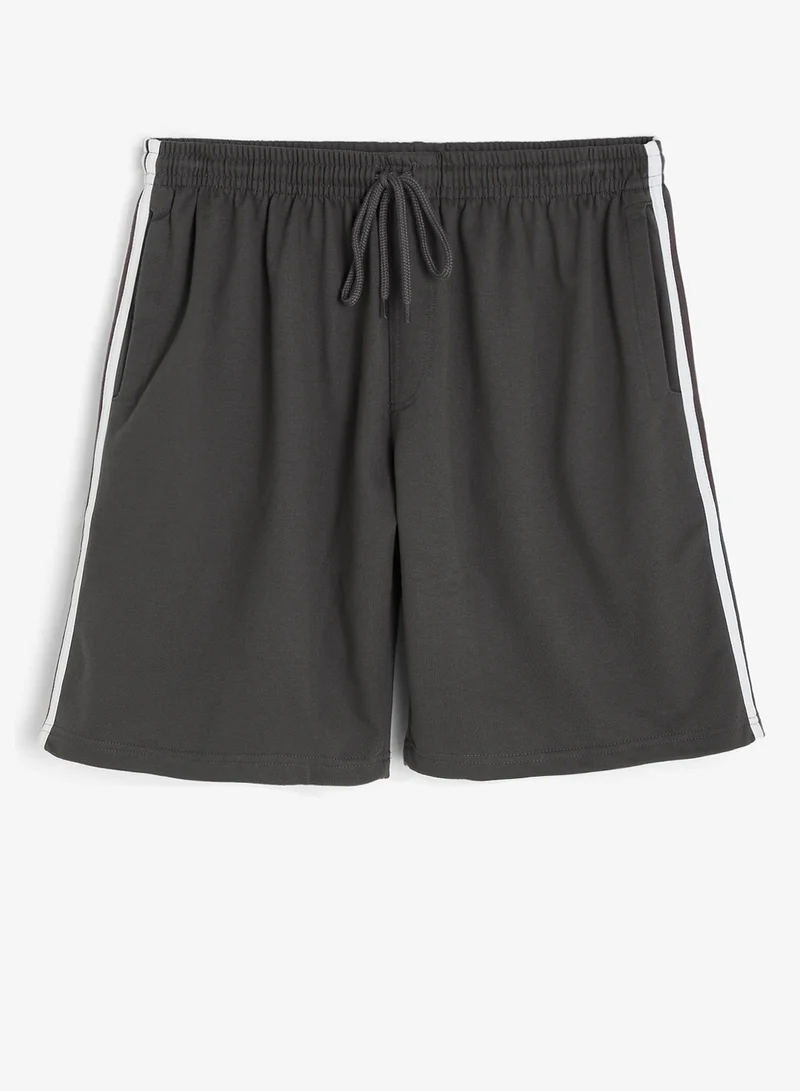 Seventy Five Regular fit Printed and Net Folding Shorts