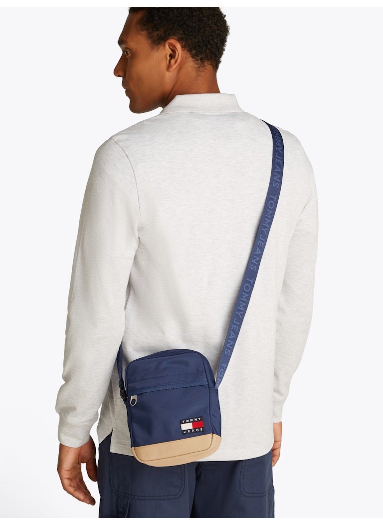 TOMMY JEANS ESSENTIAL DAILY REPORTER BAG  - Image 5