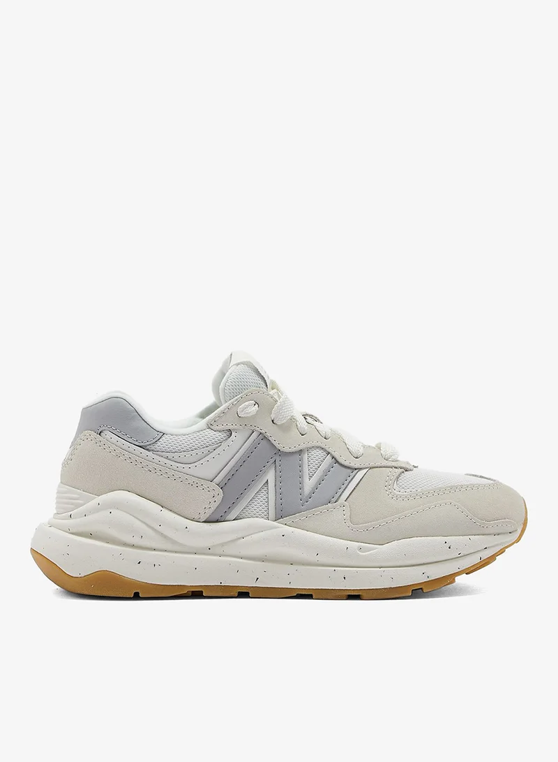 5740 Low Top Sneakers