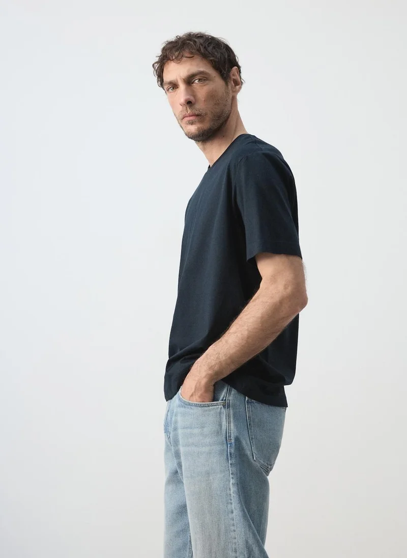 Mango Man 56-NAVY Regular Fit T-Shirt 190Gsm for Men | Best Price UAE