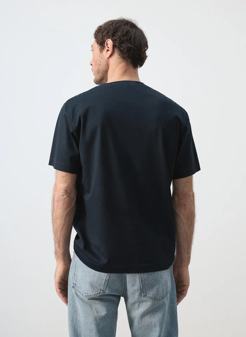 Mango Man 56-NAVY Regular Fit T-Shirt 190Gsm for Men | Best Price UAE