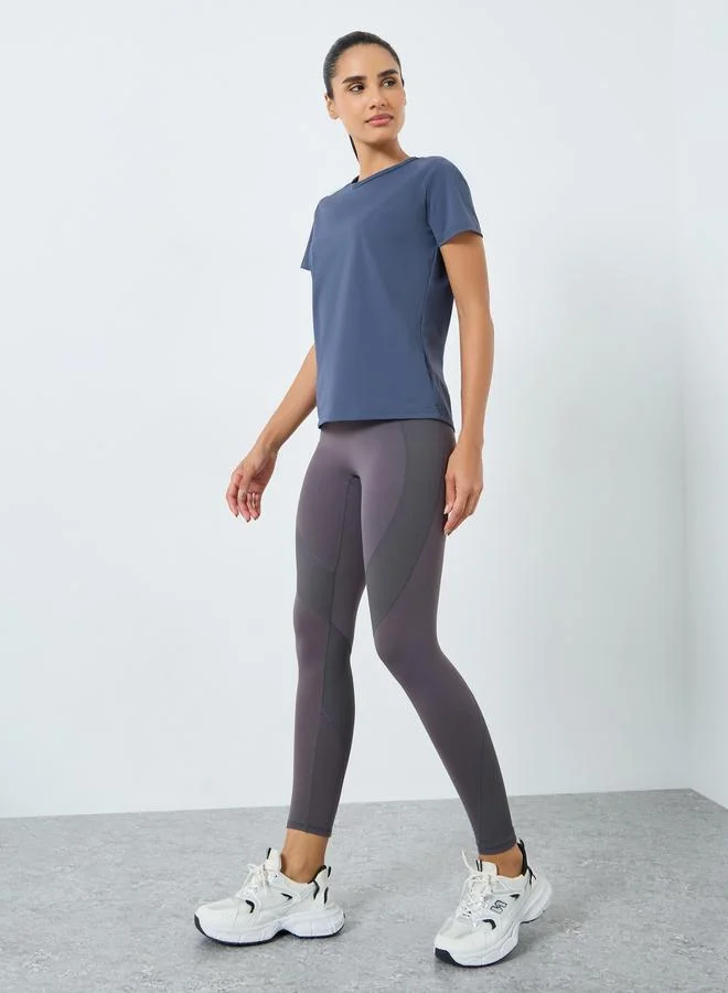 Styli Active Back Teardrop Peep Textured Top